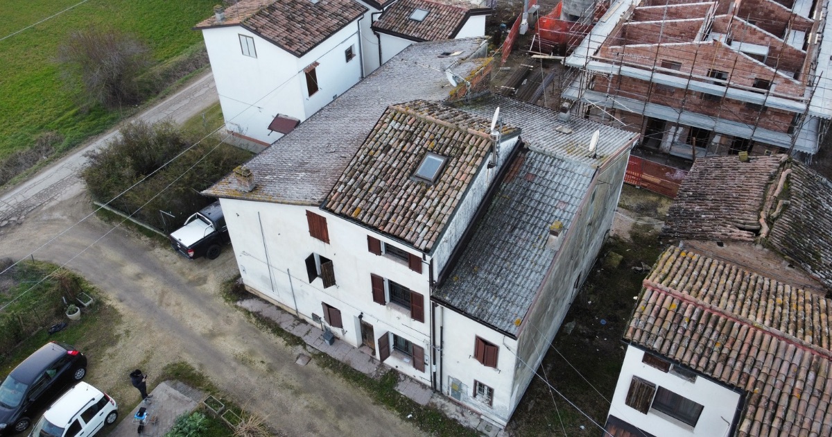 Intervento consolidamento strutturale di un edificio danneggiato